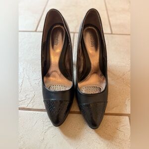 Kohl's Black Textured Heels